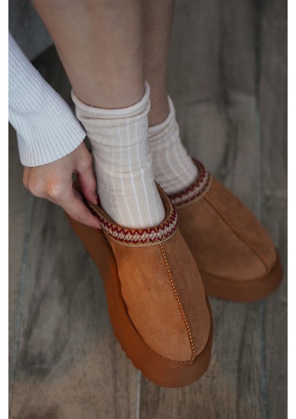 Kadın İçi Kürklü Kalın Taban Önü Kapalı Günlük Kışlık Terlik Furenta Taba Süet fiyatları