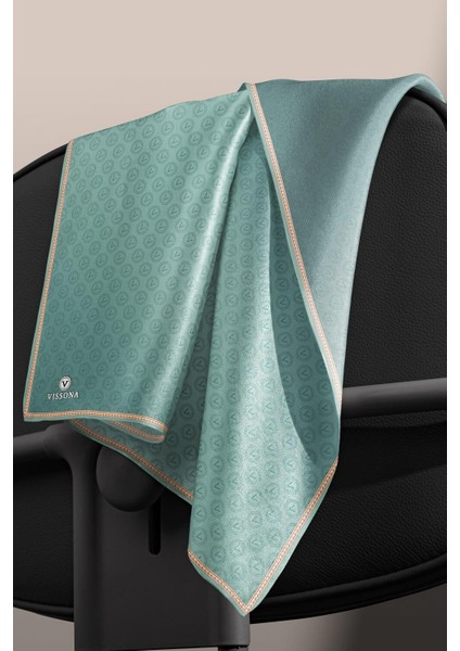 %100 Twill Ipek Monogram Desenli Benetton Yeşili Renkli 90X90 Eşarp Dikim Şekli : El Dikişi fiyatları