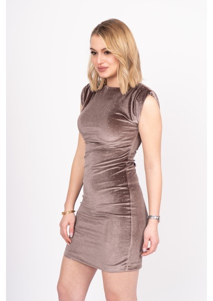 Velvet Crystal Glow Dress – Kadife Taş Detaylı Luxe Gece Elbisesi 50350 fırsatları