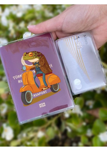 Gezgin Kurbağa Desenli Universal Şeffaf Pasaport Kılıfı Model Tüm Ülke Pasaportlarına Uygun