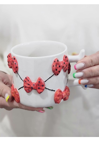 Büyük Boy 420ML Kırmızı Puantiyeli Kurdela Temalı Kupa fiyatları