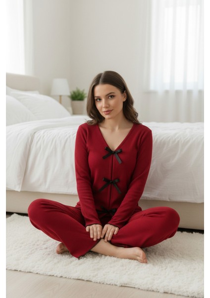 Kadın Bordo Fiyonklu Iç Çamaşırı ve Uzun Kollu V Yaka Pijama Takımı 4'lü Set modelleri