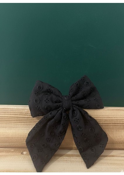 Romantik Fisto Işlemeli Fiyonk Saç Tokası fiyatları