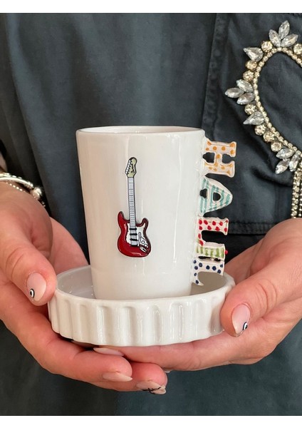 El Yapımı Isimli Gitar Figürlü Fincan