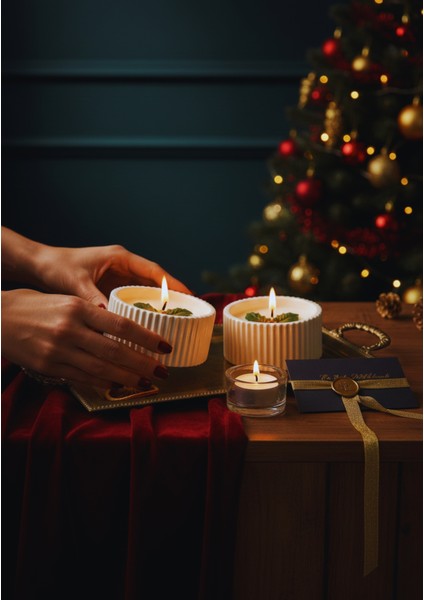 Kokina Süslemeli Yılbaşı Özel Mum Seti – 2’li El Yapımı Kokulu Mum (8 × 3,7 Cm) fırsatları