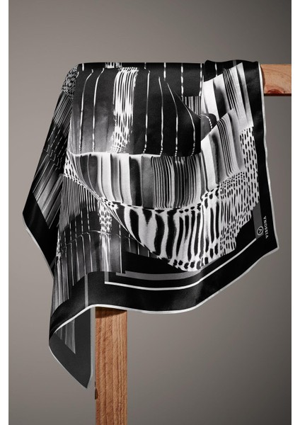 %100 Twill Ipek Geometrik Desenli Siyah - Beyaz Renkli 90X90 Eşarp Dikim Şekli : El Dikişi fırsatları