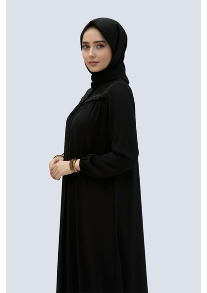 Tesettür Basic Model Taş Detaylı Rahat Kalıp Siyah Kadın Ferace Şık ve Konforlu Tesettür Dış Giyim