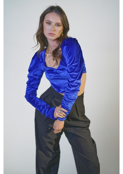 Vatkalı V Yaka Kadife Bluz indirimleri