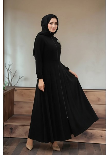 Broş Detay Mevlana Model Kaliteli Kumaş Siyah Tam Kalıp Kadın Ferace Tesettür Elbise