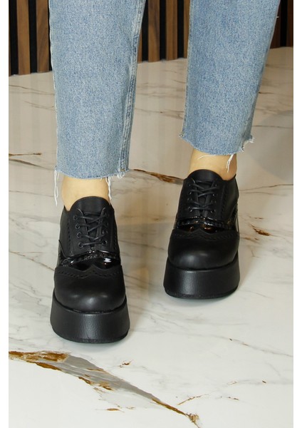 Beira Siyah Vegan Yuvarlak Burun Bağcıklı Dolgu Topuklu Günlük Ayakkabı fırsatları