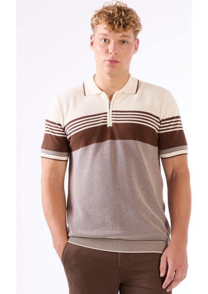 Kahve Çizgili Desen Fermuarlı Polo Yaka Kısa Kollu Slim Fit Erkek Triko