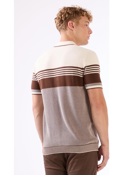 Kahve Çizgili Desen Fermuarlı Polo Yaka Kısa Kollu Slim Fit Erkek Triko