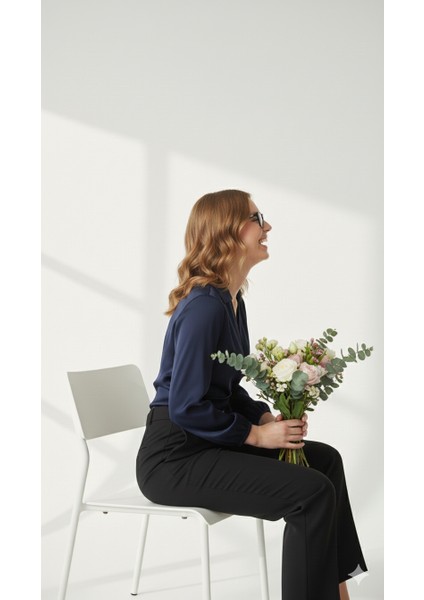 Saten Kruvaze Yaka Yandan Bağlamalı Gömlek Bluz