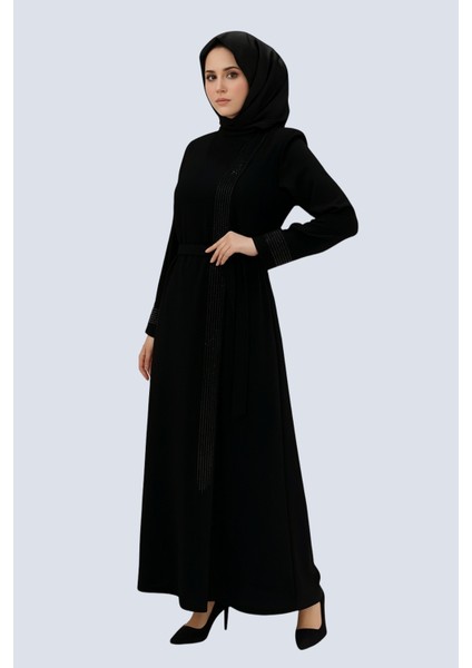 Tesettür Taş Işlemeli Kuşaklı Ferace Özel Tasarım Şık ve Zarif Kadın Tesettür Elbise Modeli modelleri
