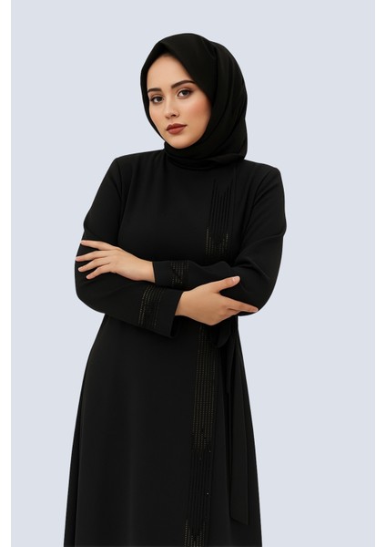 Tesettür Taş Işlemeli Kuşaklı Ferace Özel Tasarım Şık ve Zarif Kadın Tesettür Elbise Modeli