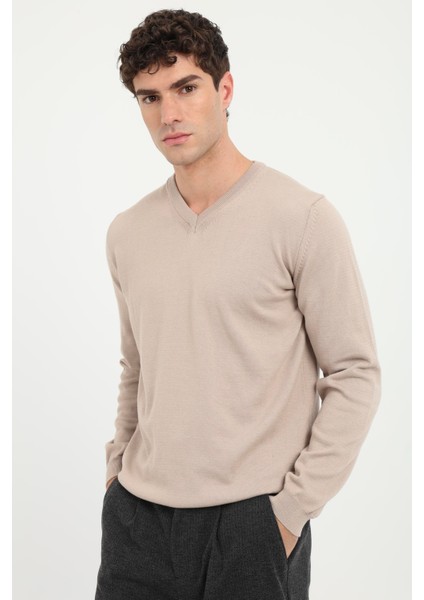 Bej V Yaka Regular Fit Düz Erkek Triko