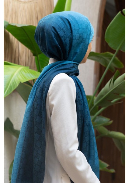 %57 Ipek %43 Pamuk Degrade Desenli Buz Mavisi Renkli Şal - 70X190 Dikiş Tipi Italyan Dikişli