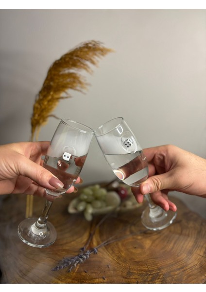 Şampanya Kadehi̇ Zar Fi̇gürlü 2'li̇ modelleri