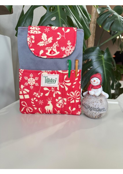 Yılbaşı Desenli Kitap Kılıfı Şık ve Koruyucu Cepli Kitap Kılıfı Çok Amaçlı Çanta 19X25 cm