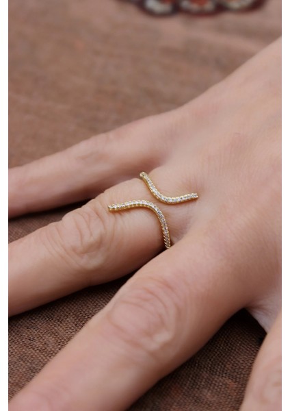 Gold Çift Sıra Kıvrımlı Zirkon Taşlı Kadın Çelik Yüzük