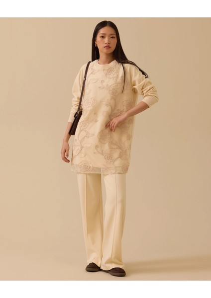 Nakışlıtül Detaylı Bisiklet Yaka Tunik