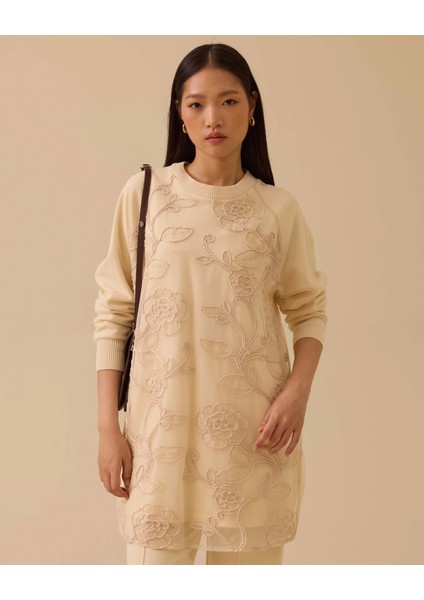 Nakışlıtül Detaylı Bisiklet Yaka Tunik modelleri