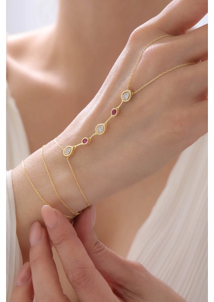 Zarif Taş Detaylı Gümüş Altın Kaplama Şahmeran