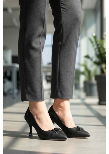 Siyah Saten Ince Topuklu Kadın Abiye Ayakkabı PC-55201 Z