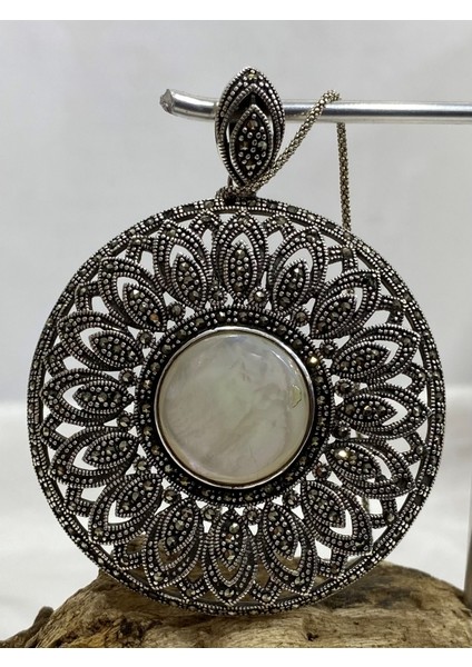 Gümüş Beyaz Taşlı Kadın Kolyesi