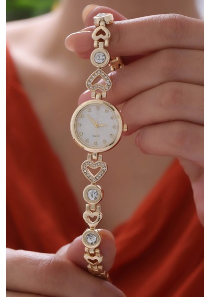 Kalp Detaylı Altın Kaplama Zarif Kadın Kol Saati fiyatları
