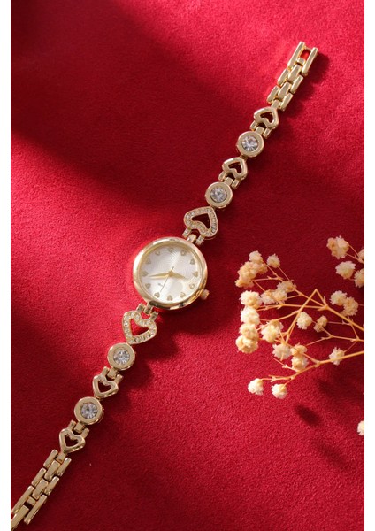 Kalp Detaylı Altın Kaplama Zarif Kadın Kol Saati modelleri