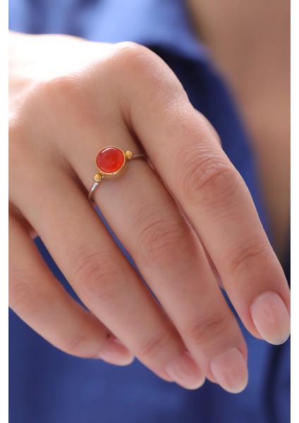 Yuvarlak Kesim Kırmızı Kyanit Taşlı Gümüş Kadın Yüzük fiyatları