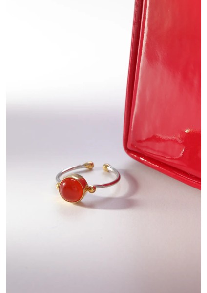 Yuvarlak Kesim Kırmızı Kyanit Taşlı Gümüş Kadın Yüzük modelleri