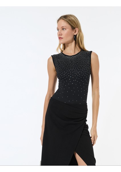 Kolsuz Bisiklet Yaka Slim Fit Taşlı Bluz