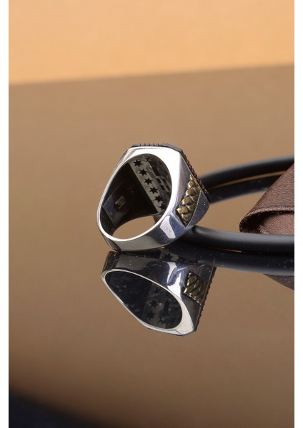 Mührü Süleyman Işlemeli Kenarları Taş Detaylı 925 Ayar Gümüş Erkek Yüzük