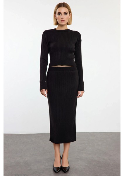 Kadın Alt Üst Ribanalı Örgü Crop Kazak ve Yırtmaç Detaylı Midi Etek Takımı Günlük Şıklık ve Modern fırsatları