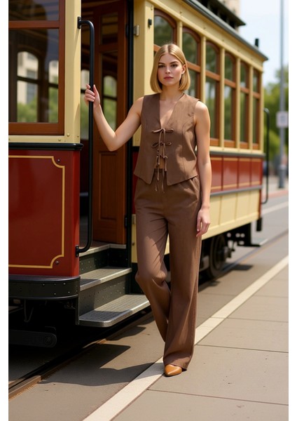 Kadın Alt Üst Keten Görünümlü V Yaka Kolsuz Bluz Yüksek Bel Geniş Paça Pantolon Takım modelleri