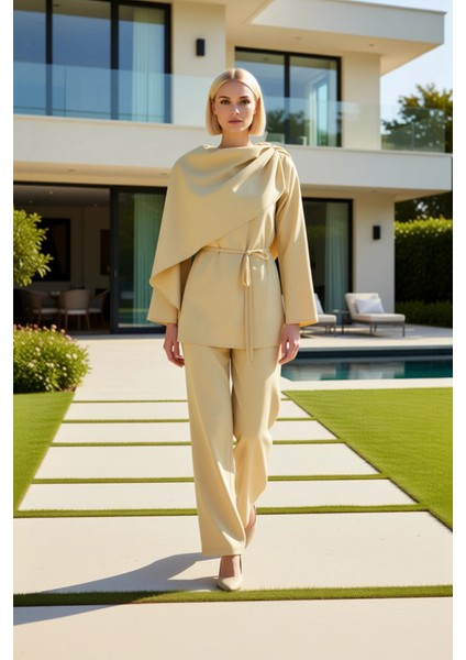 Kadın Alt Üst Drapeli Yaka Kuşak Detaylı Geniş Paça Pantolon Takımı Şık ve Rahat Birleşim Kaliteli fiyatları