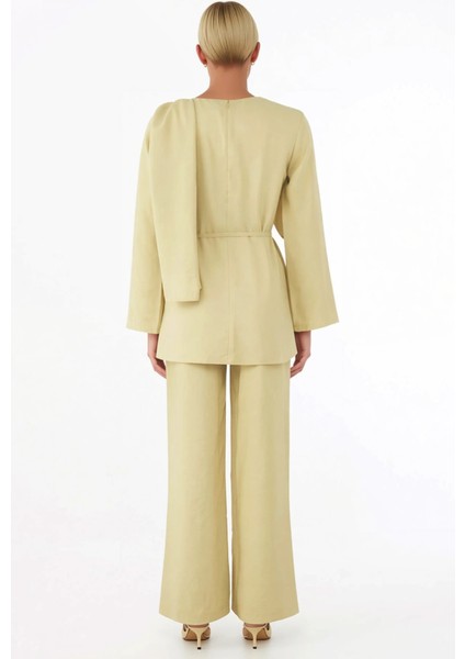 Kadın Alt Üst Drapeli Yaka Kuşak Detaylı Geniş Paça Pantolon Takımı Şık ve Rahat Birleşim Kaliteli indirimleri