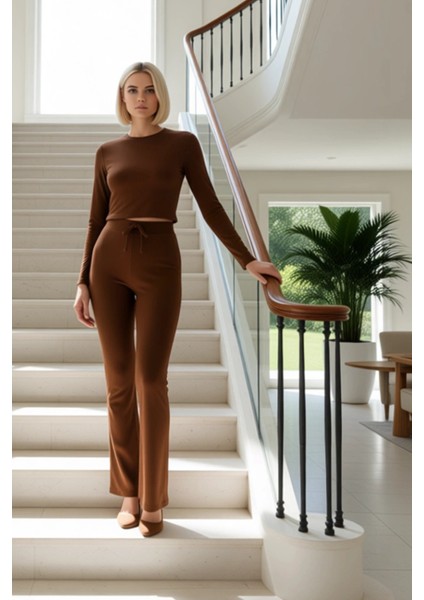 Kadın Alt Üst Düz Renk Fit Kesim Uzun Kollu Crop Üst Rahat Kalıp Geniş Paça Örme Pantolon Takımı