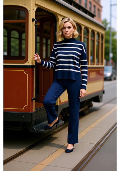 Kadın Alt Üst Çizgili Oversize Dik Yaka Triko Kazak Pantolon Ikili Takım Kış Günleri Konforlu Bir modelleri