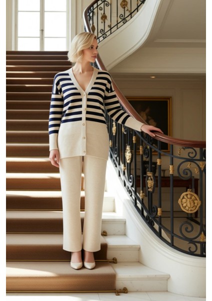 Şık Düğme Detaylı Jakar Çizgili Hırka ve Rahat Düz Paça Triko Pantolon Kadın Alt Üst Alt Üst Takımı