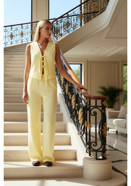 Kadın Alt Üst Keten Görünümlü V Yaka Kolsuz Bluz Yüksek Bel Geniş Paça Pantolon Takım