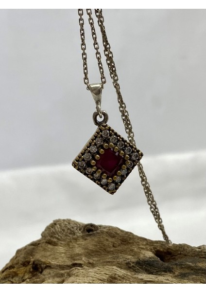 Gümüş Kırmızı Taşlı Kadın Kolyesi