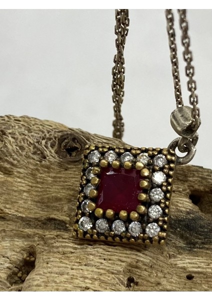 Gümüş Kırmızı Taşlı Kadın Kolyesi fiyatları