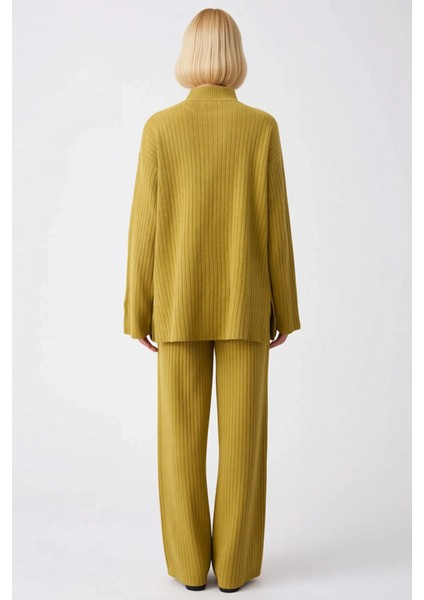 Kadın Alt Üst Ribana Dokulu Düğme Detaylı Devrik Yaka Triko Kazak ve Geniş Paça Pantolon Takımı Şık indirimleri