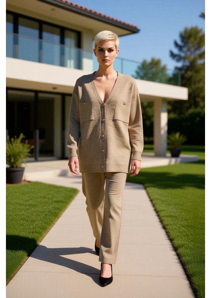 Kadın Alt Üst Düğmeli V Yaka Triko Hırka Pantolon Takımı Düşük Kol Geniş Paça Rahat Kesim Kaliteli fiyatları