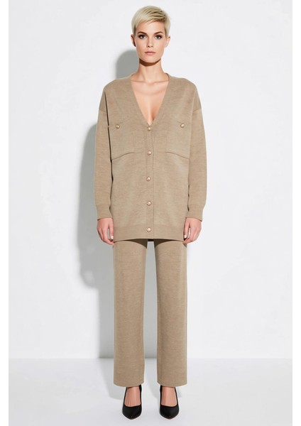 Kadın Alt Üst Düğmeli V Yaka Triko Hırka Pantolon Takımı Düşük Kol Geniş Paça Rahat Kesim Kaliteli fırsatları