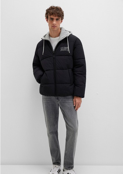 Mavi Logo Baskılı Kapüşonlu Siyah Şişme Mont 0110662-71379