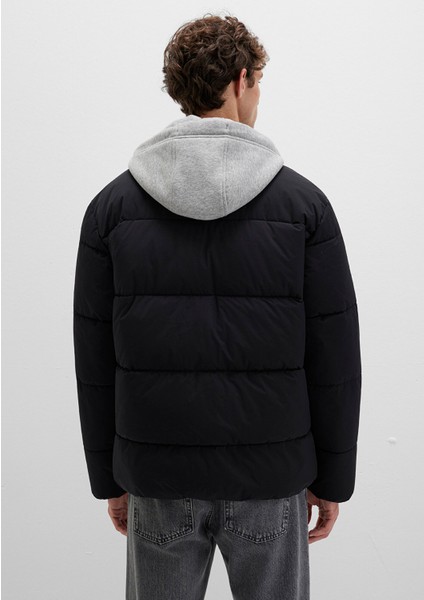 Mavi Logo Baskılı Kapüşonlu Siyah Şişme Mont 0110662-71379